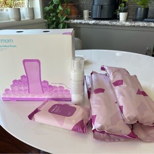 Frida Mom Women Bath & Body Set - Pink